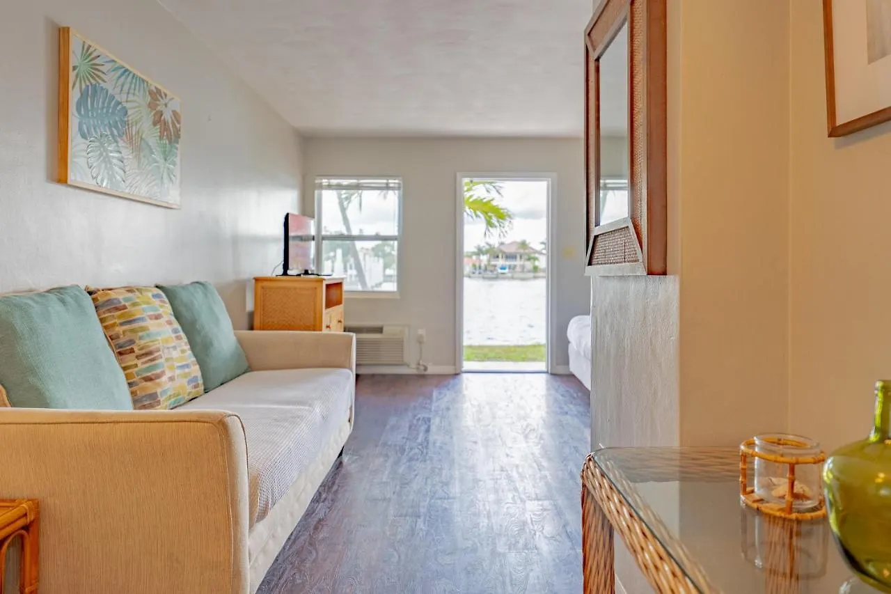 Tropical Breeze - Formerly Wells Manor Since 1953 Clearwater Beach Apartment