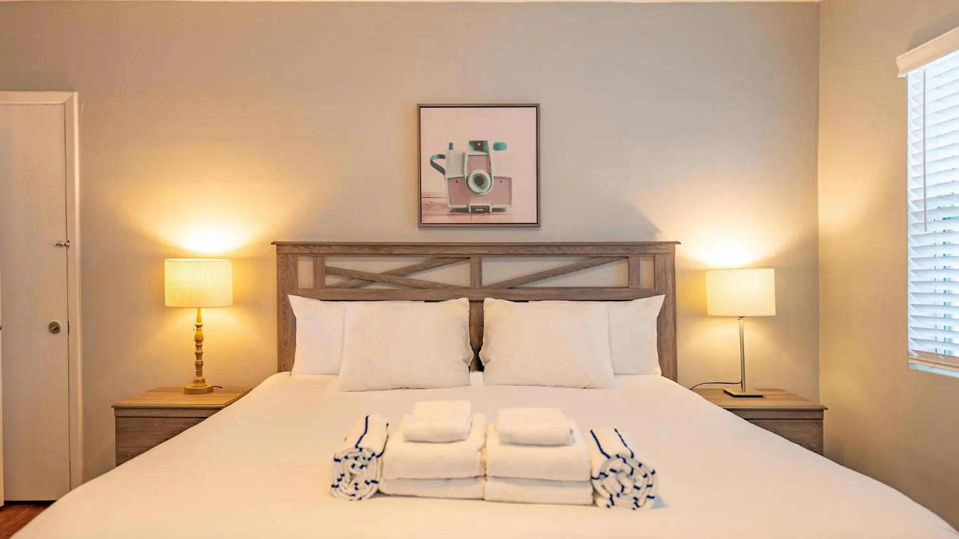 Tropical Breeze - Formerly Wells Manor Since 1953 Clearwater Beach 0*,  United States