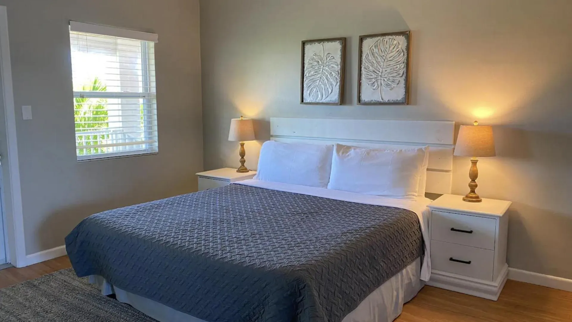 Tropical Breeze - Formerly Wells Manor Since 1953 Clearwater Beach Apartment