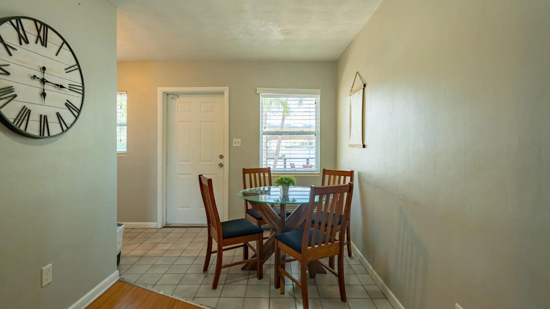 Tropical Breeze - Formerly Wells Manor Since 1953 Clearwater Beach