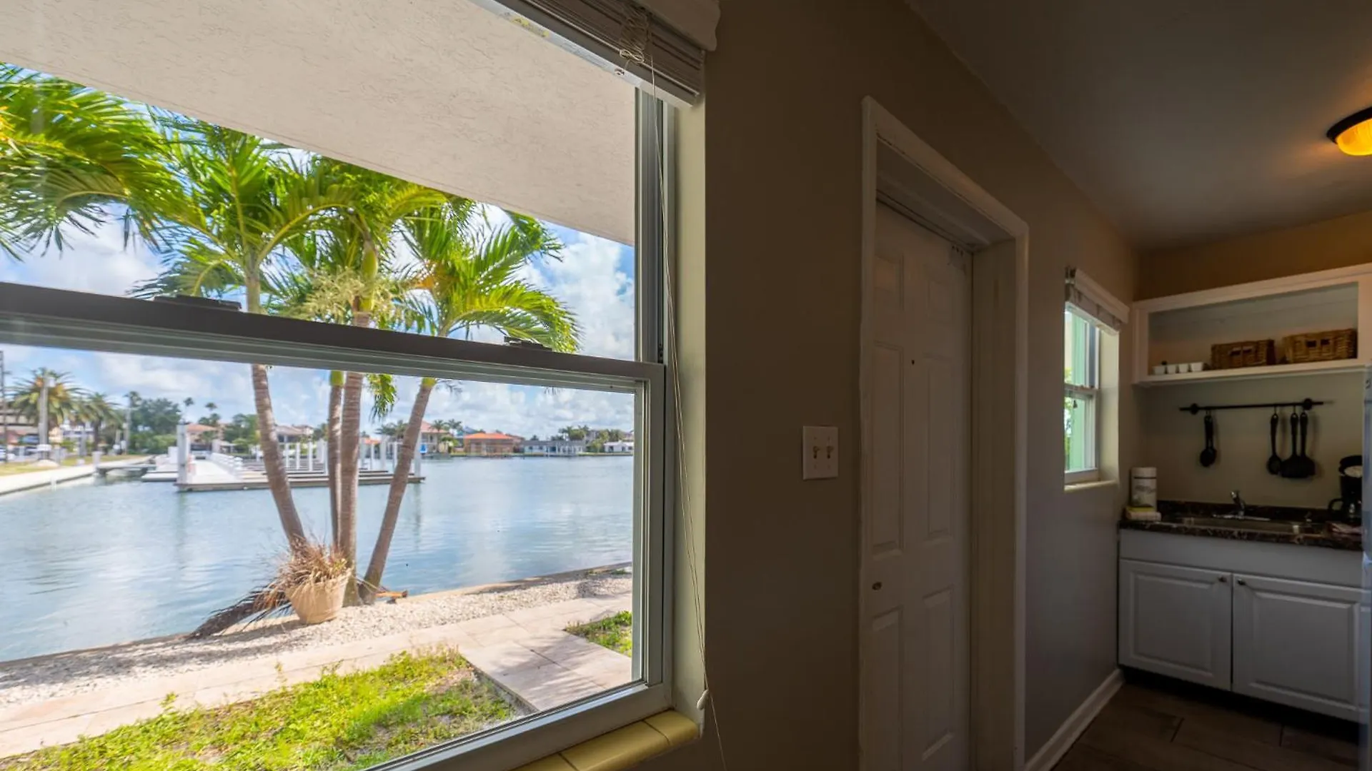 Tropical Breeze - Formerly Wells Manor Since 1953 Clearwater Beach United States